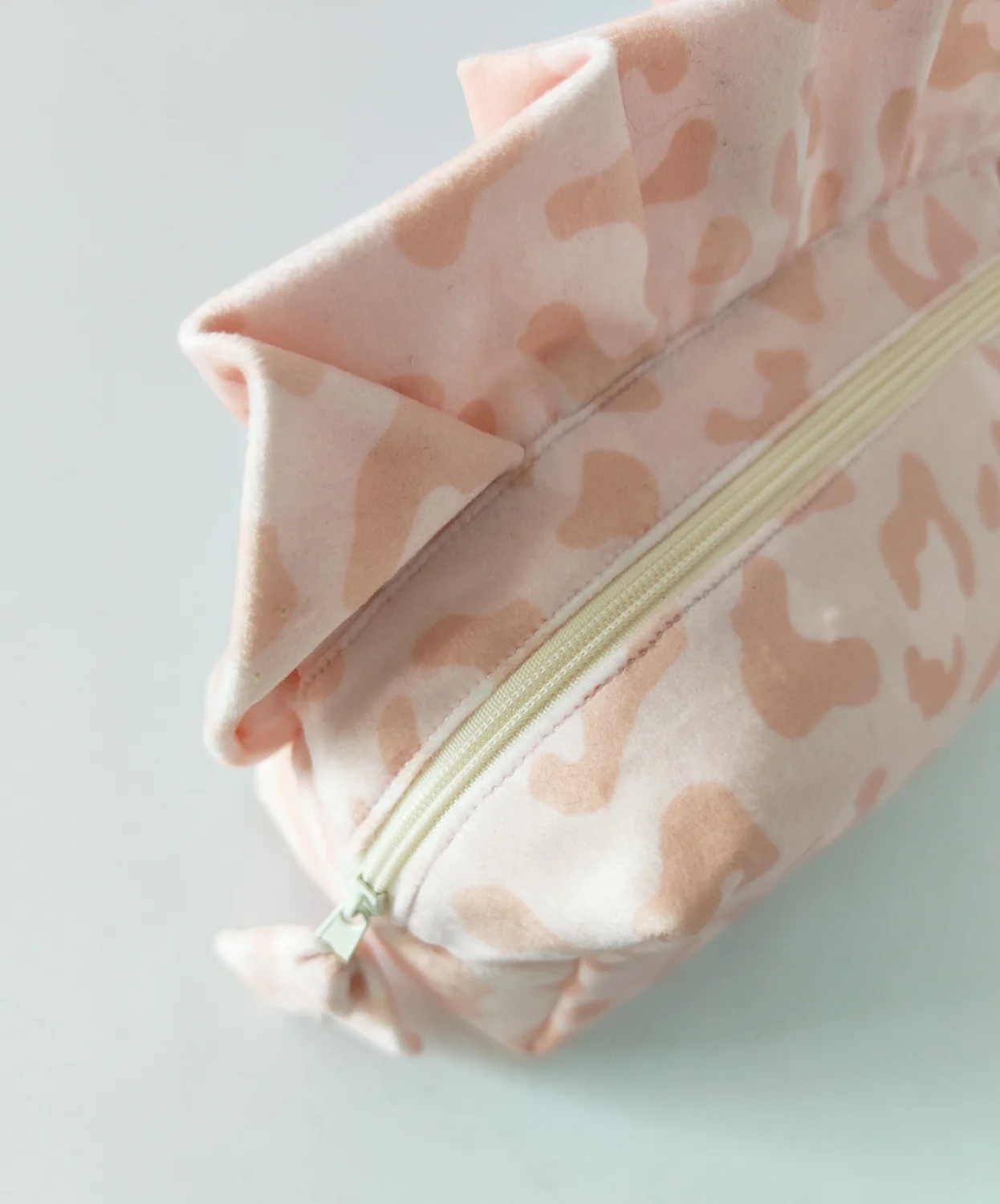 Kosmetyczka BLANKA Peach Leopard Print 