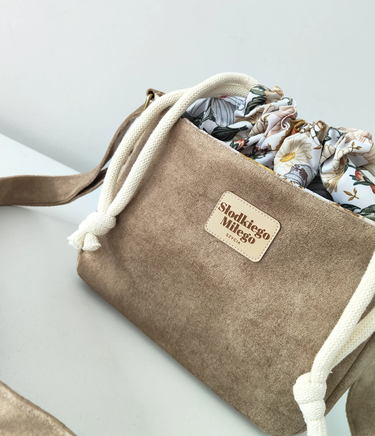 Torebka damska SOFIA Vintage Flowers - mała ciemno beżowa torebka z kominem z nubuku